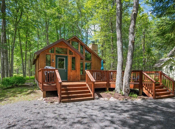 2107 Oak Road, Pocono Pines, PA 18350