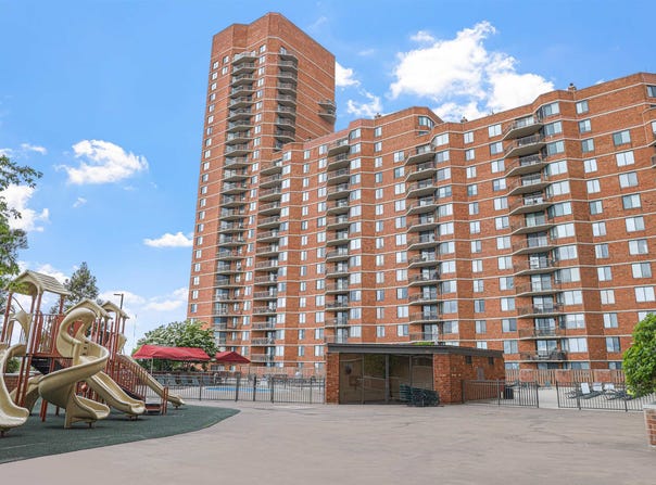 426 HARMON COVE TOWER, Secaucus, NJ 07094