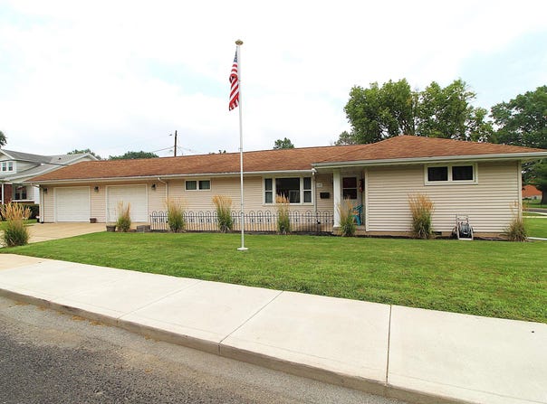 2507 W ARDMORE Place, West Peoria, IL 61604