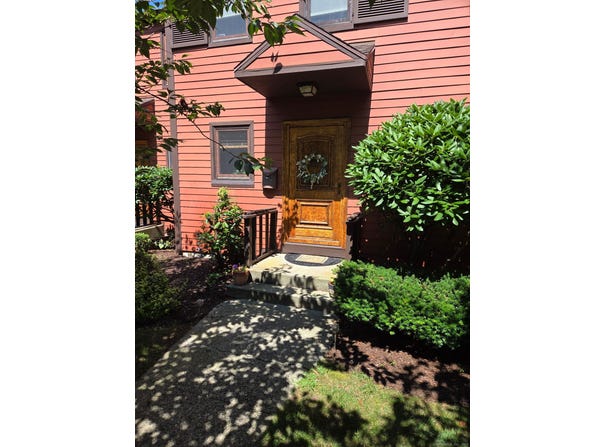 40 Courtland Drive, Groton, CT 06340