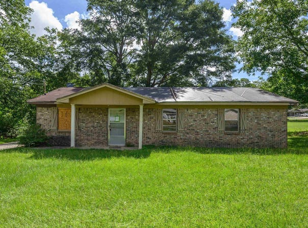 109 LILLY STREET, CLANTON, AL 35045