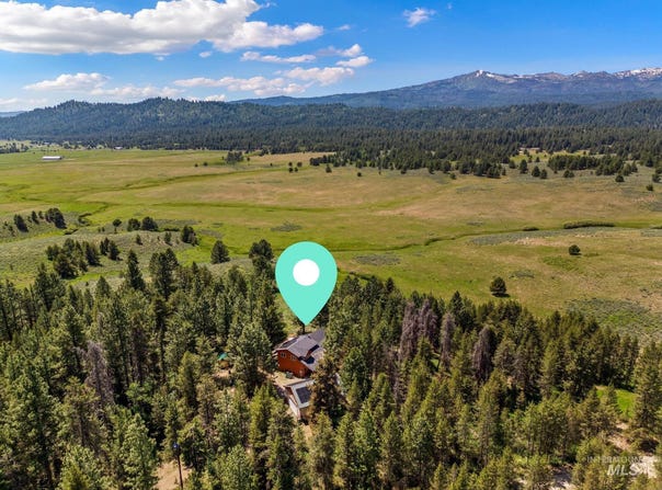 10389 Gamann Dr, Cascade, ID 83611-5441