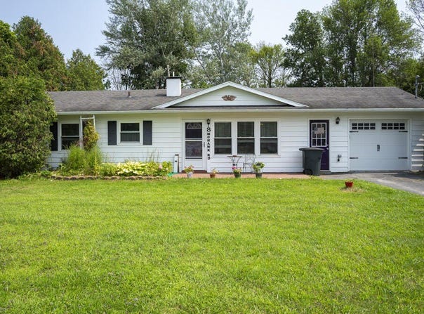 8 Mohawk Road, Plattsburgh, NY 12901