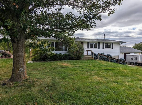 904 Guthrie St, Adair, IA 50002