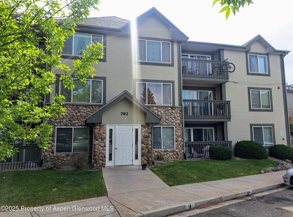 792 Castle Valley Boulevard, New Castle, CO 81647