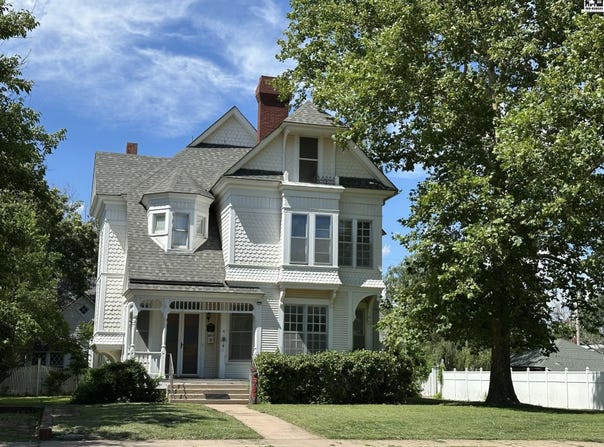 528 E Sherman Ave, Hutchinson, KS 67501