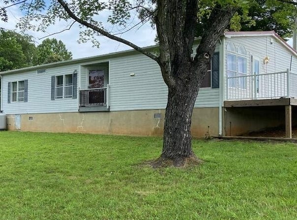 1308 Bunny LN, Thaxton, VA 24174