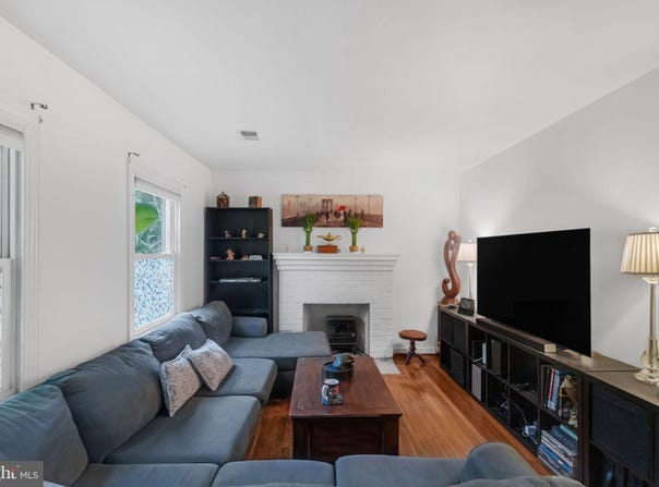 19314 WEAVER ROAD, TRIANGLE, VA 22172