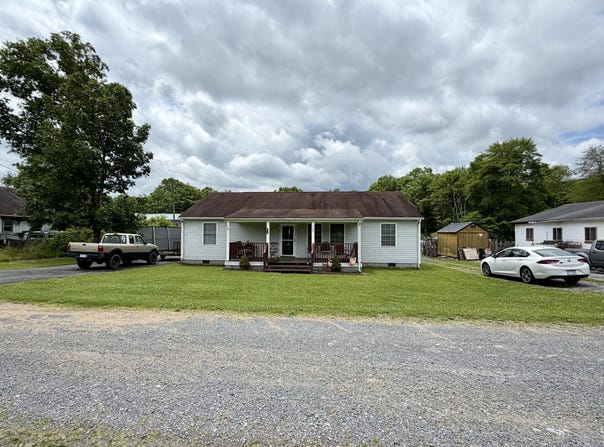 284 Lewis, Rupert, WV 25984