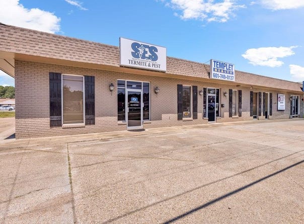 707 Memorial Blvd., Picayune, MS 39466