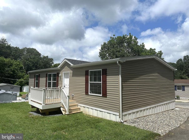 2439 FAIRMOUNT ROAD, HAMPSTEAD, MD 21074