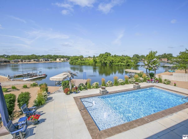 T37 Twin Lakes Drive, Fremont, NE 68025
