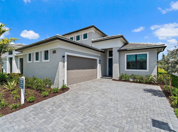 10213 SW Latium Way, Port Saint Lucie, FL 34987