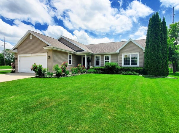 1542 PRIMROSE Lane, FOND DU LAC, WI 54935