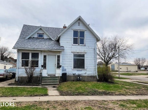231-233 8th Street SE, Mason City, IA 50401