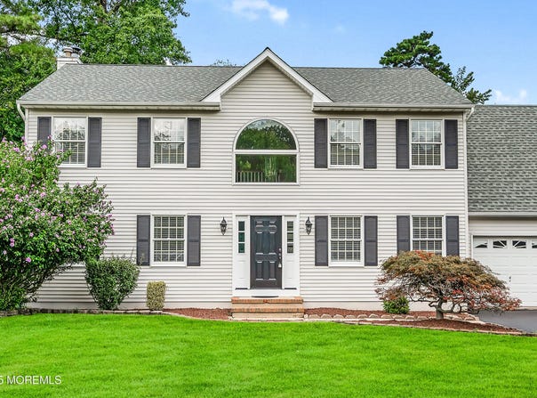 18 Brentwood Drive, Jackson, NJ 08527