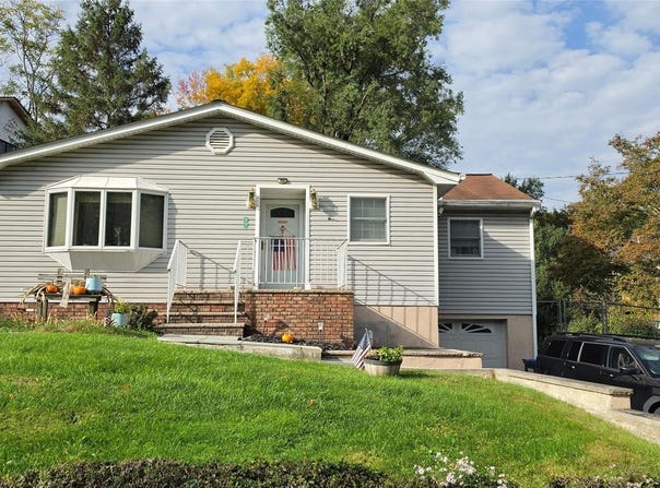 77 Duelk Avenue, Blooming Grove, NY 10950
