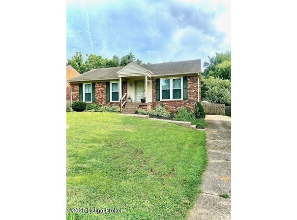 8807 High Point Cir, Louisville, KY 40299
