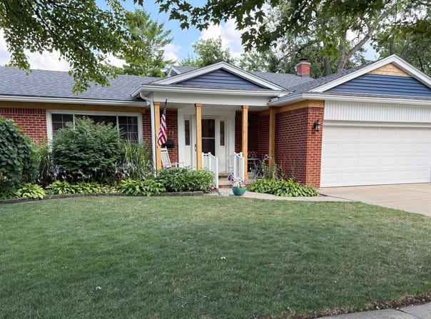 15048 Maplewood Lane Lane, Plymouth, MI 48170