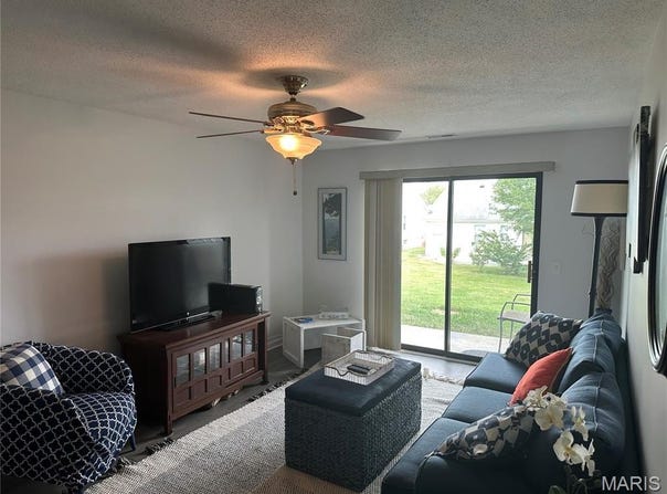 1620 Summergate Parkway, St Charles, MO 63303