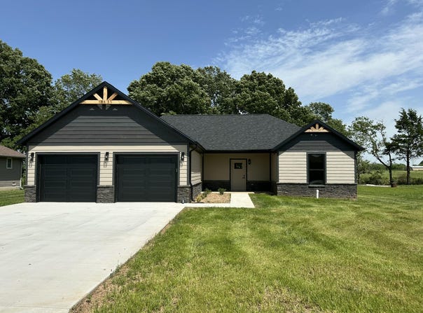 5464 Anita Avenue, Pleasant Hope, MO 65725