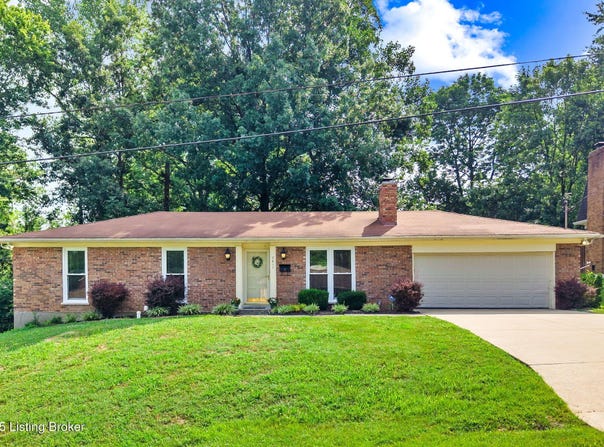 7411 Colt Dr, Louisville, KY 40214