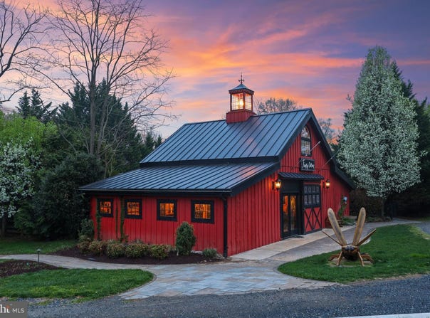 40325 CHARLES TOWN Pike, HAMILTON, VA 20158