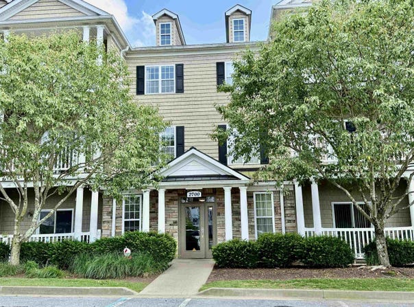 2726 Suncrest Village, Morgantown, WV 26505