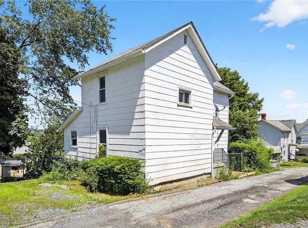 408 1/2 Fairview Ave, City of But SE, PA 16001