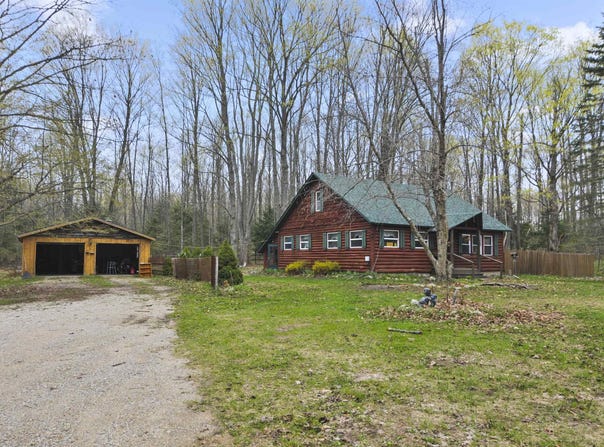 2561 E Johnson Road, Lake City, MI 49651