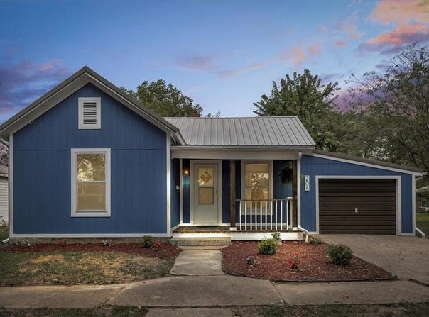 204 W Broadway Street, Higginsville, MO 64037