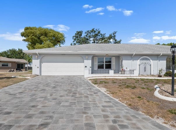 1002 STRAWPOCKET PLACE, SUN CITY CENTER, FL 33573