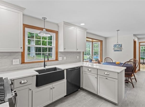 157 Tara Lane, Woonsocket, RI 02895