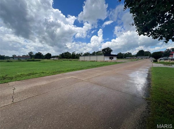2335 Cheshire BLVD, Poplar Bluff, MO 63901