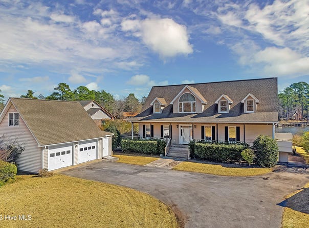 3010 Sloop Drive, Oriental, NC 28571