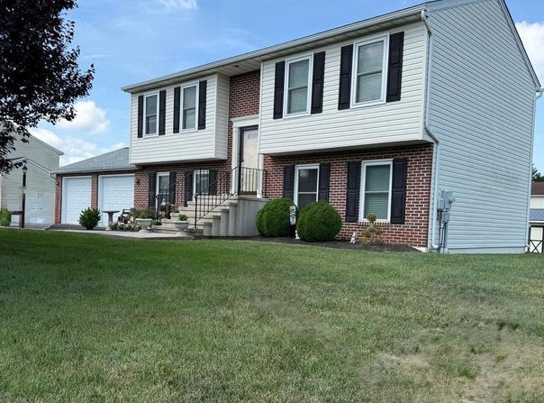 15305 COBBLE DRIVE, GREENCASTLE, PA 17225