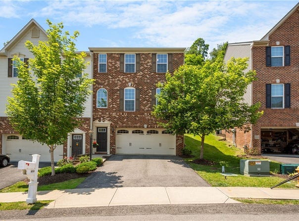 8010 Hinsdale Ln, South Fayette, PA 15057