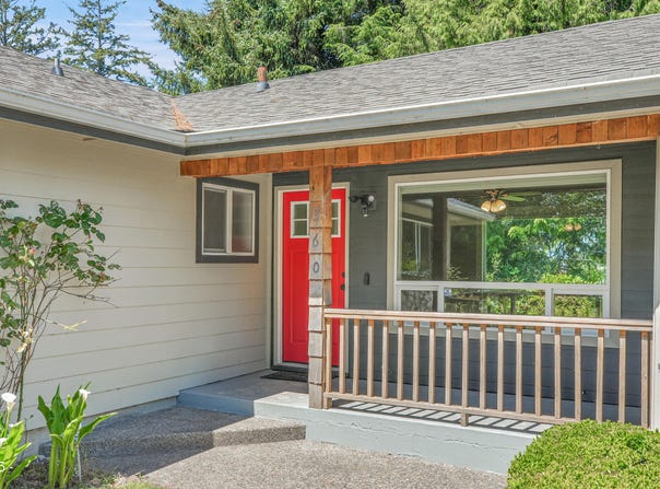 360 NE Edgecliff Drive, Waldport, OR 97394