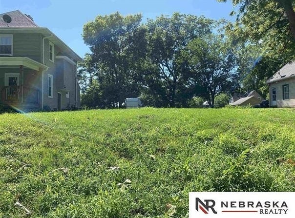 4524 N 38th Street, Omaha, NE 68111