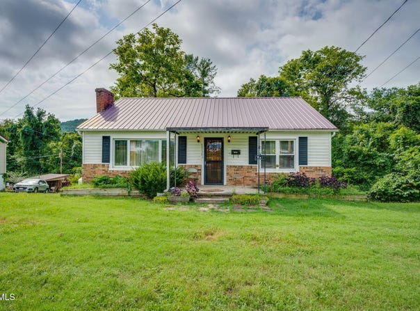 40736 West Morgan Avenue, Pennington Gap, VA 24277