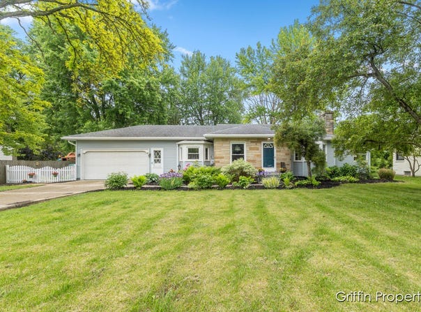 3020 Cascade Road SE, Grand Rapids, MI 49506