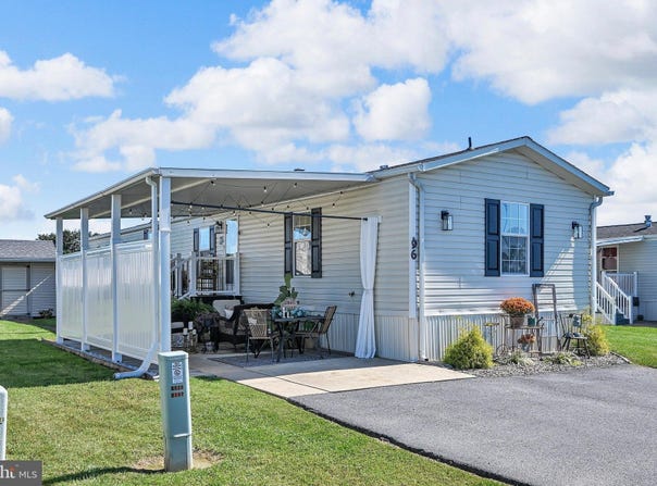 1300 E KERCHER Avenue, MYERSTOWN, PA 17067