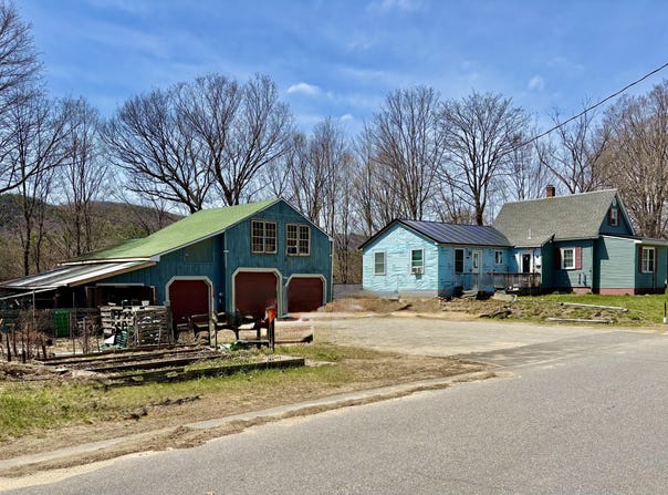 97 Middle Avenue, Mexico, ME 04257