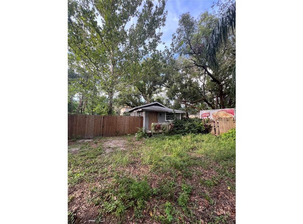 1208 E CHILKOOT AVENUE, TAMPA, FL 33612