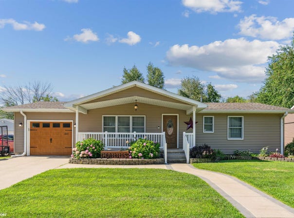 317 Kimberly Drive, West Burlington, IA 52655