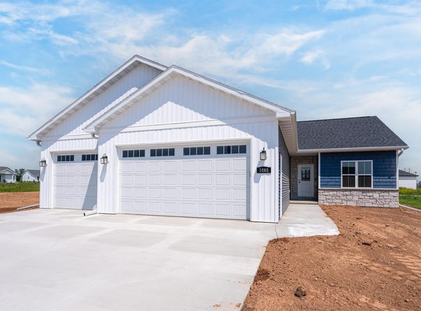 3868 E TETON Lane, APPLETON, WI 54913