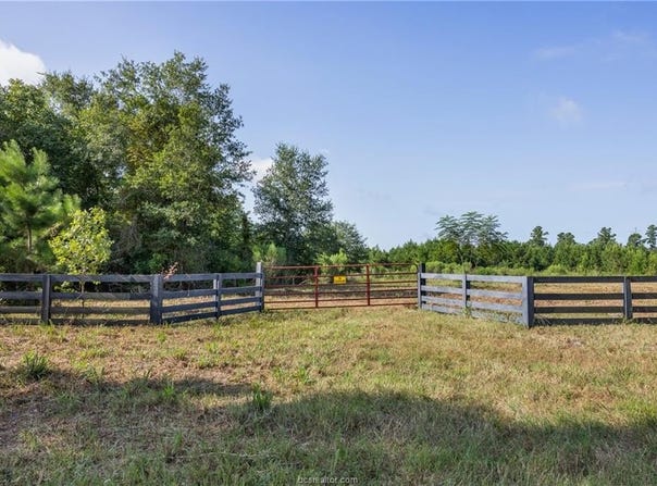 109 Old Sign Road County Road, Midway, TX 75852