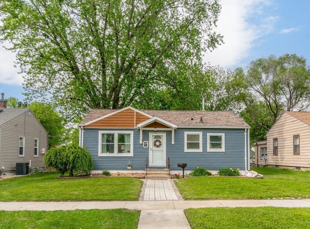 1111 Bourland Avenue, Waterloo, IA 50702