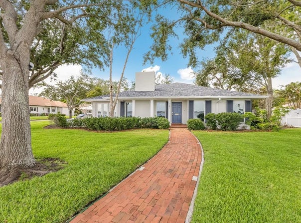 2401 RIVERVIEW BOULEVARD, BRADENTON, FL 34205