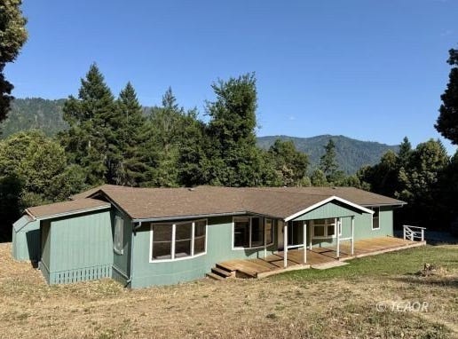 301 Orchard Park Ln, Willow Creek, CA 95573